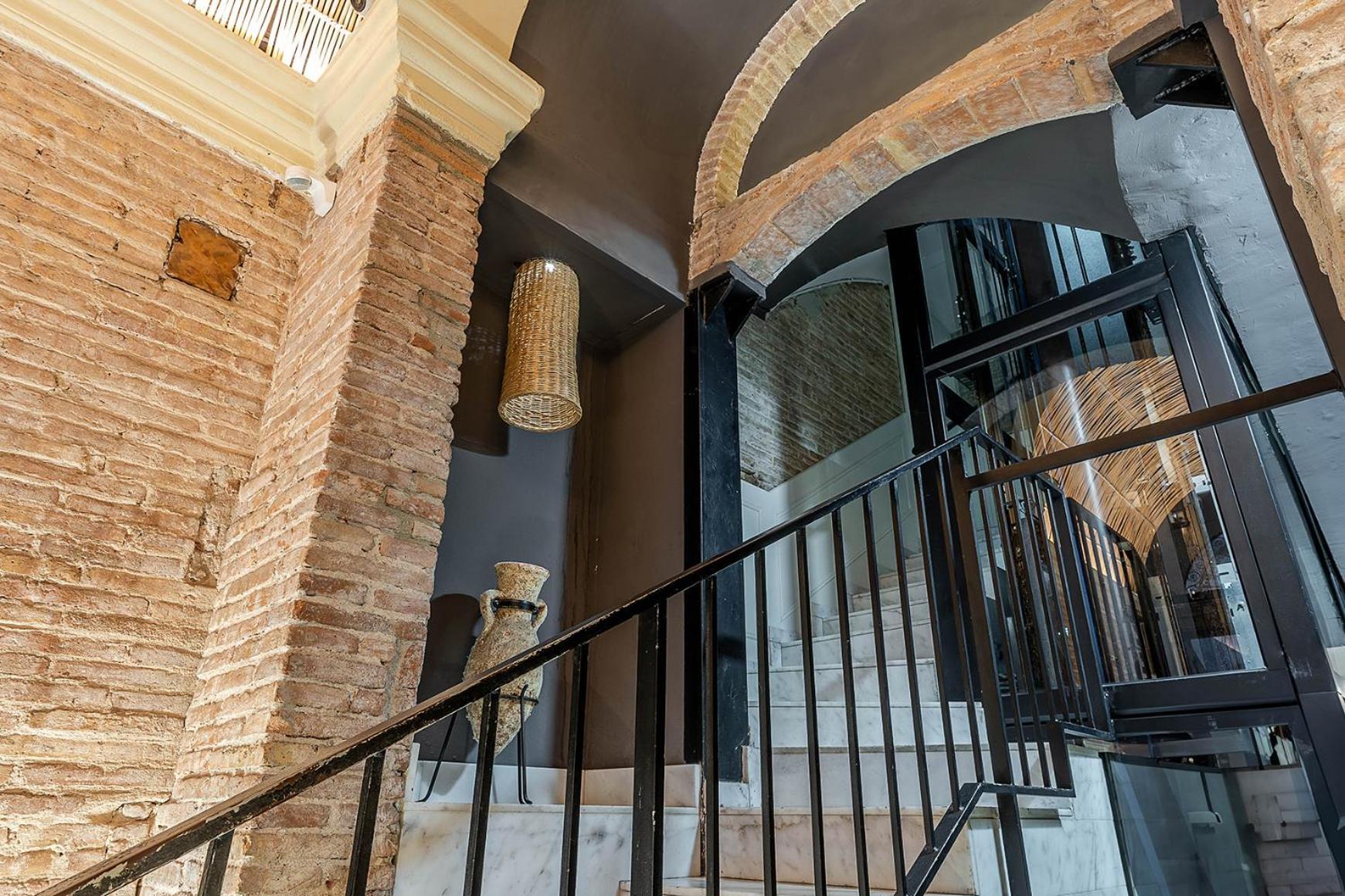 Enjoybcn Colon Apartments — Photos 2